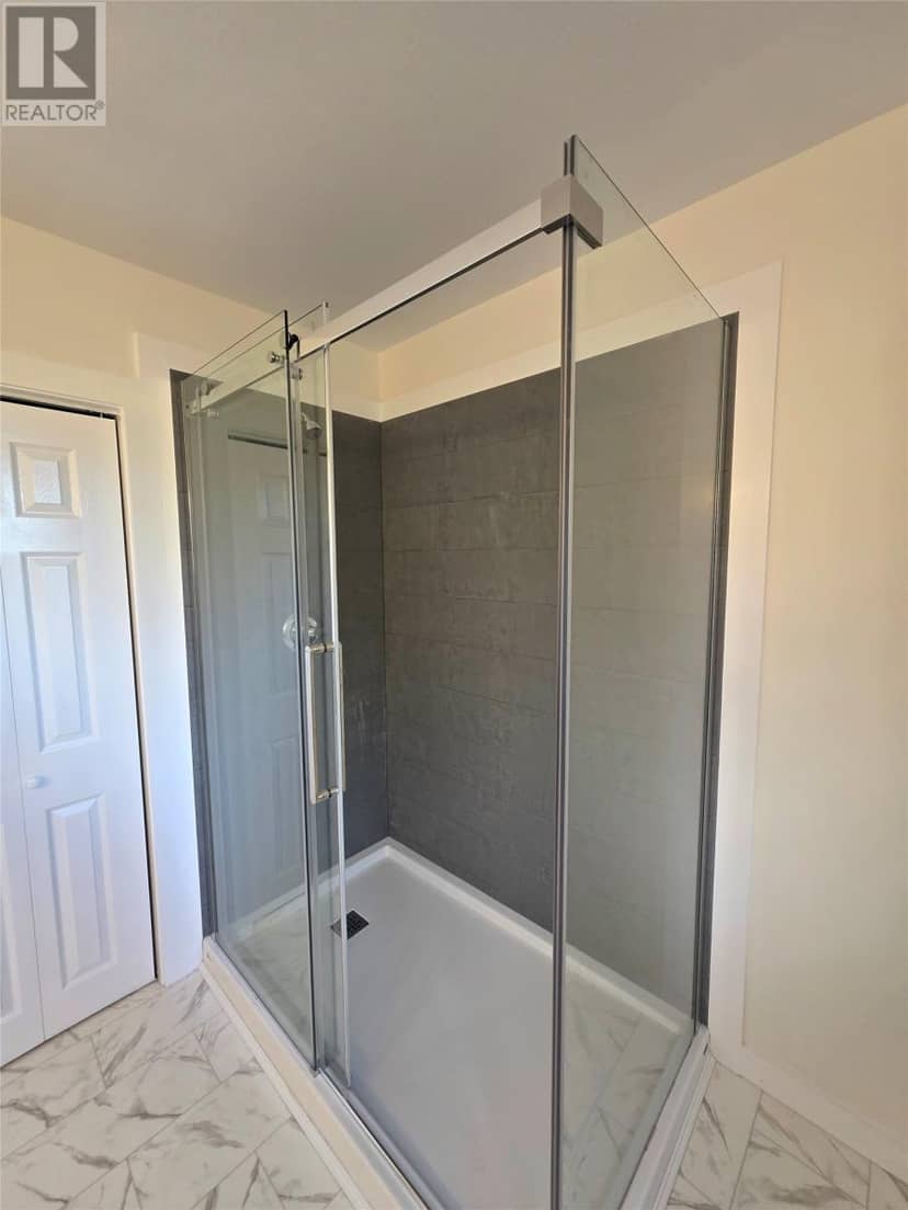 41 MacPherson Avenue — photo 15 of 37