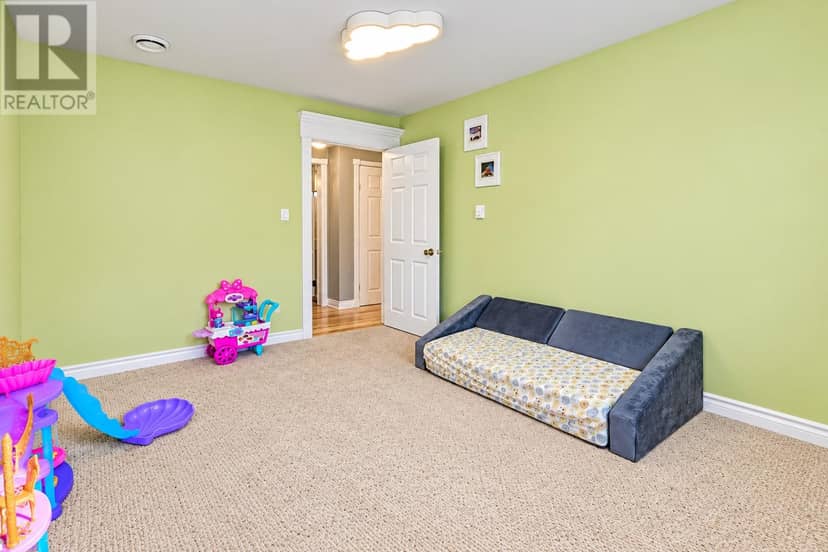 53 Kelliview Crescent — photo 12 of 38