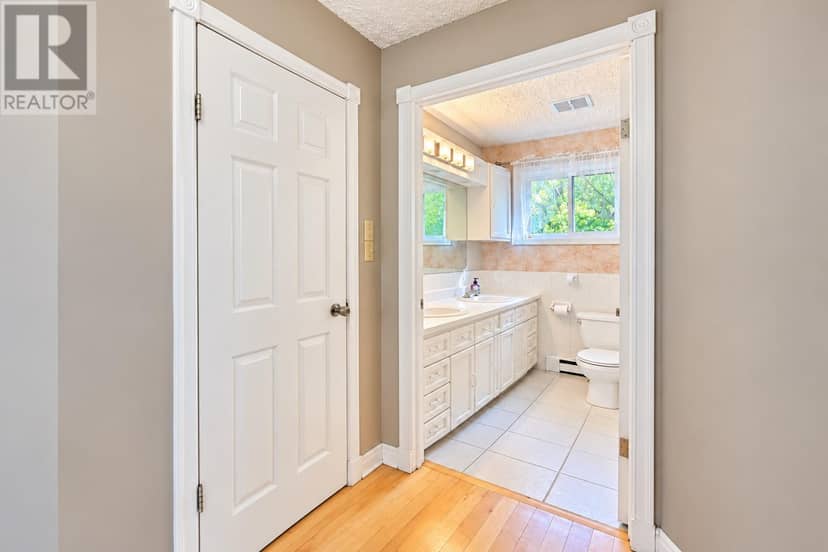 53 Kelliview Crescent — photo 15 of 38