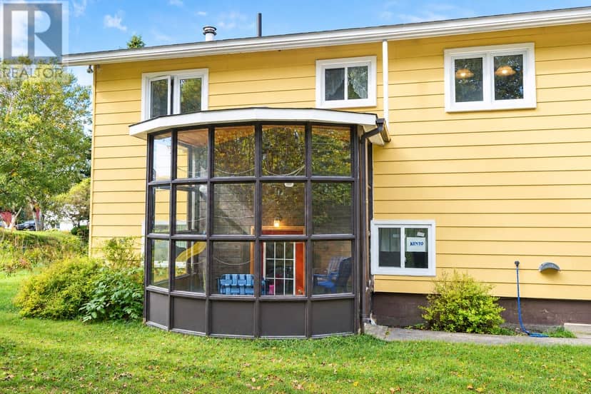 53 Kelliview Crescent — photo 32 of 38
