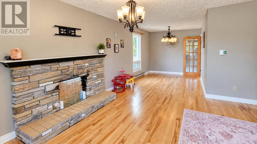 53 Kelliview Crescent — photo 7 of 38
