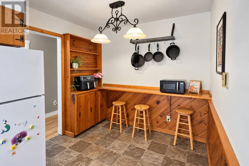 53 Kelliview Crescent — photo 9 of 38
