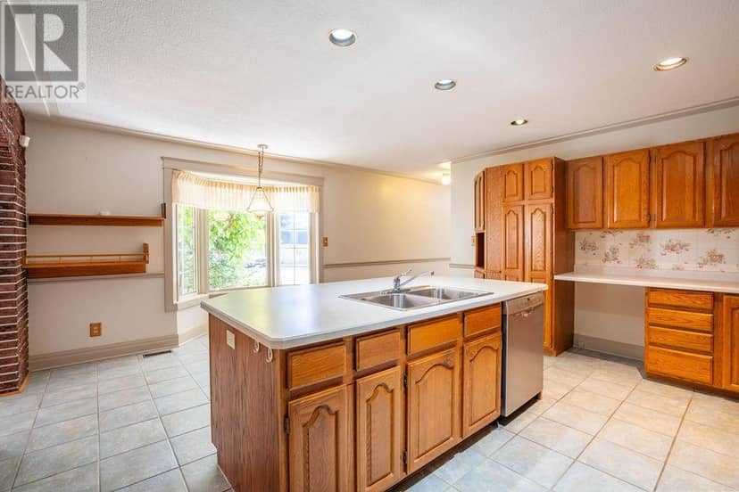 1411 Great Northern Road — photo 18 of 40