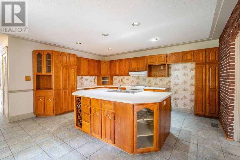 1411 Great Northern Road — photo 16 of 40