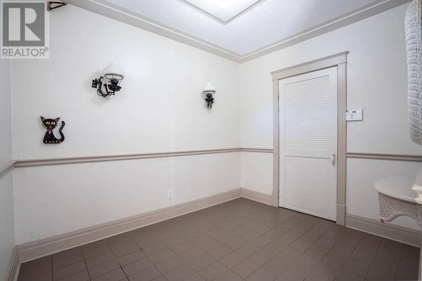 1411 Great Northern Road — photo 10 of 40