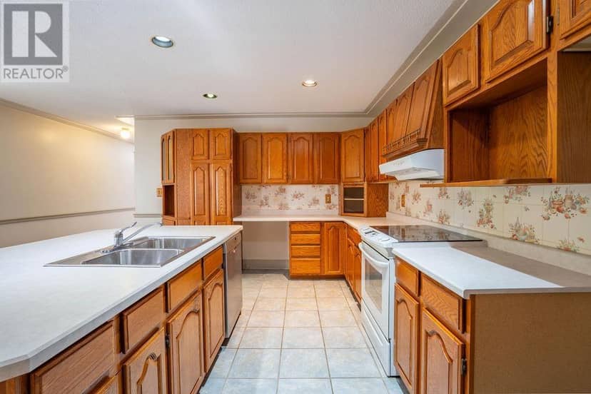 1411 Great Northern Road — photo 17 of 40