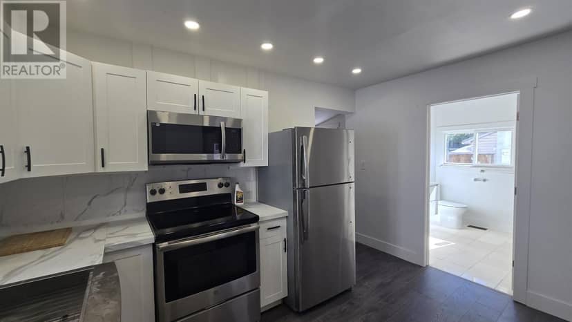 404 John ST — photo 11 of 21