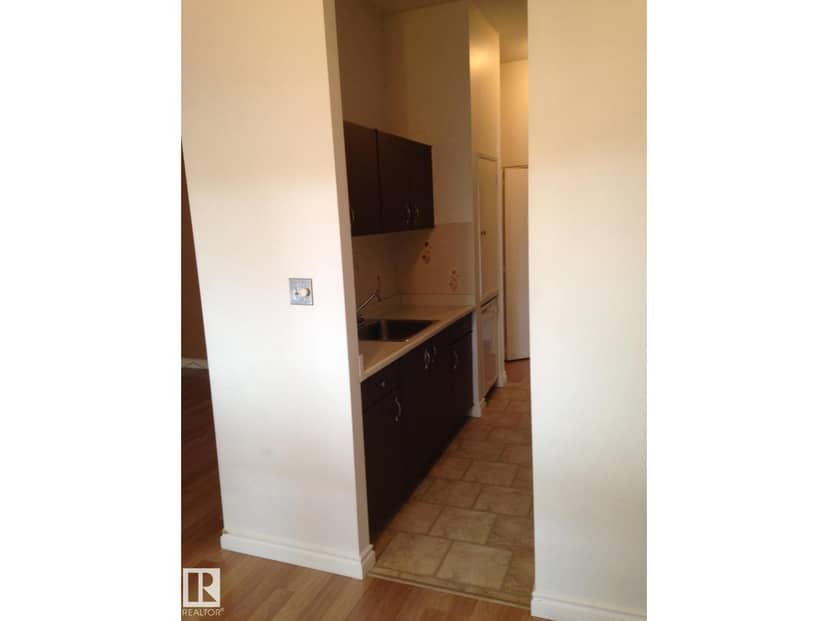 #102 10140 120 ST NW, Edmonton, photo 3