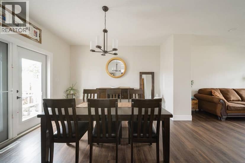 141 Beaverglen Close — photo 9 of 40