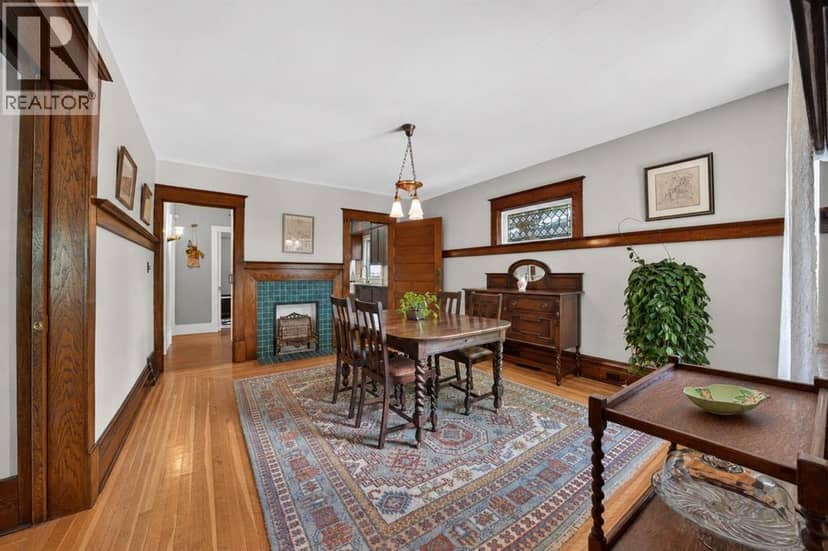 3818 Elbow Drive SW — photo 13 of 26