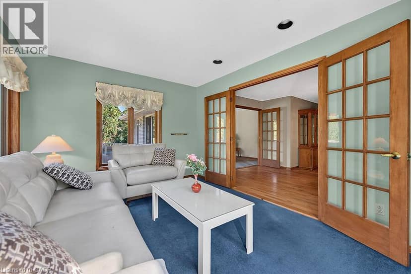 2 KARENDALE Crescent — photo 22 of 40