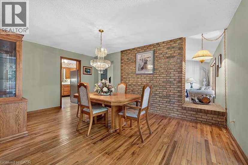2 KARENDALE Crescent — photo 19 of 40