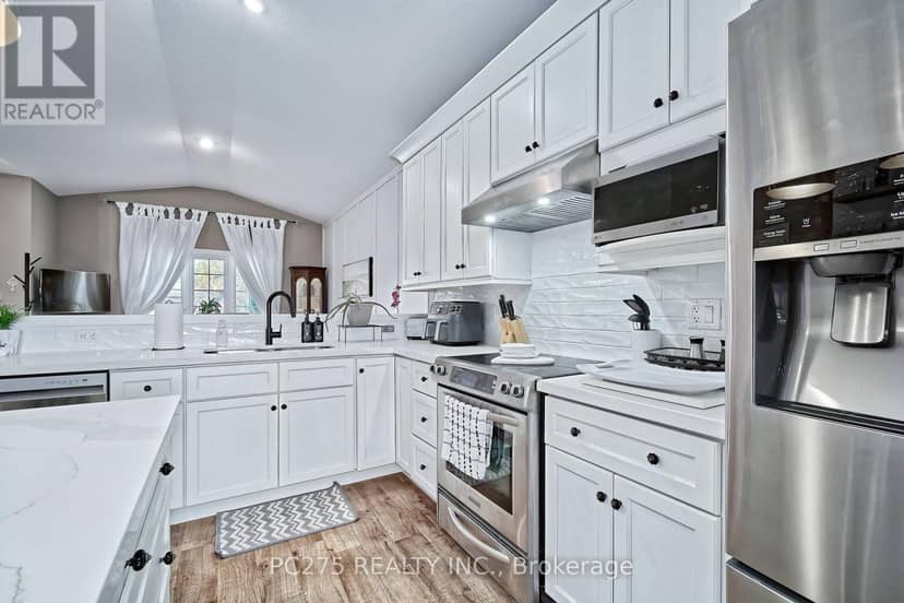 409 Beamish Street — photo 11 of 40