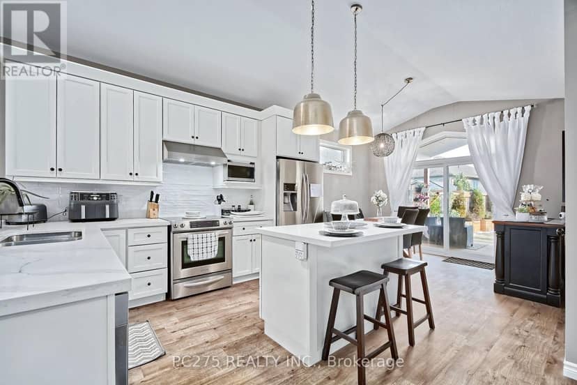 409 Beamish Street — photo 9 of 40