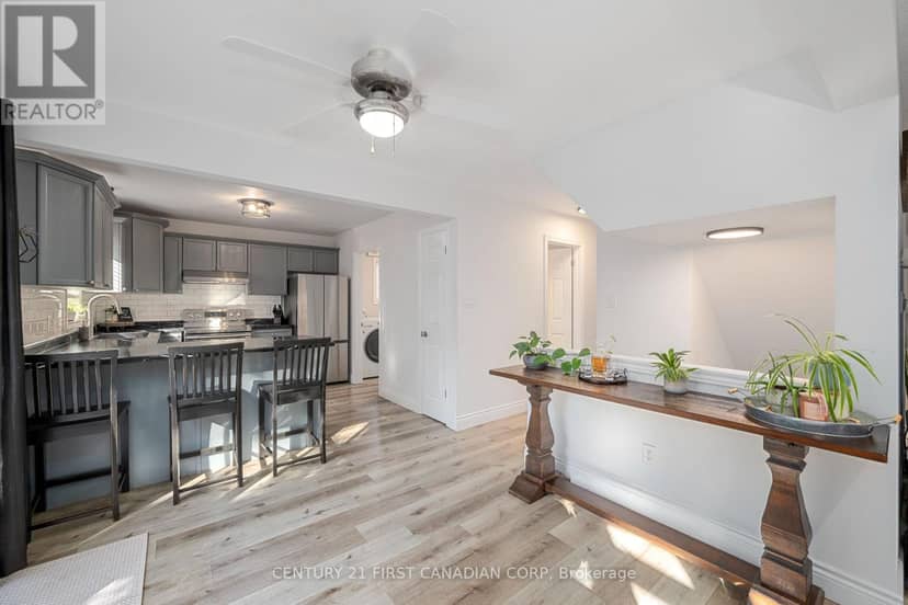 101 Duchess Avenue — photo 10 of 40