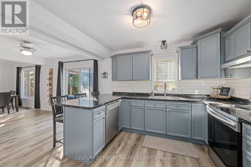 101 Duchess Avenue — photo 12 of 40
