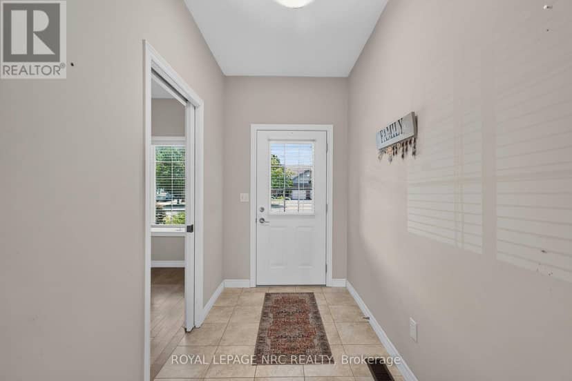 82 Maple Street — photo 4 of 40
