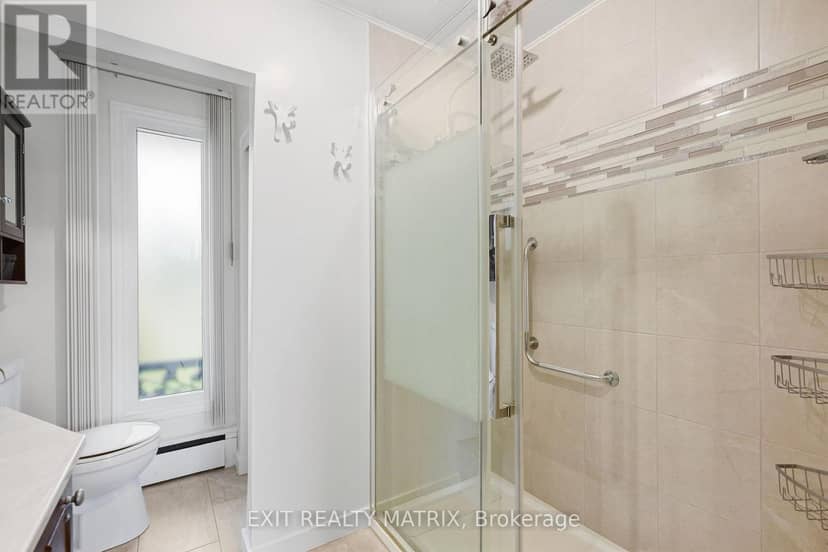 2439 Raymond Street — photo 17 of 39