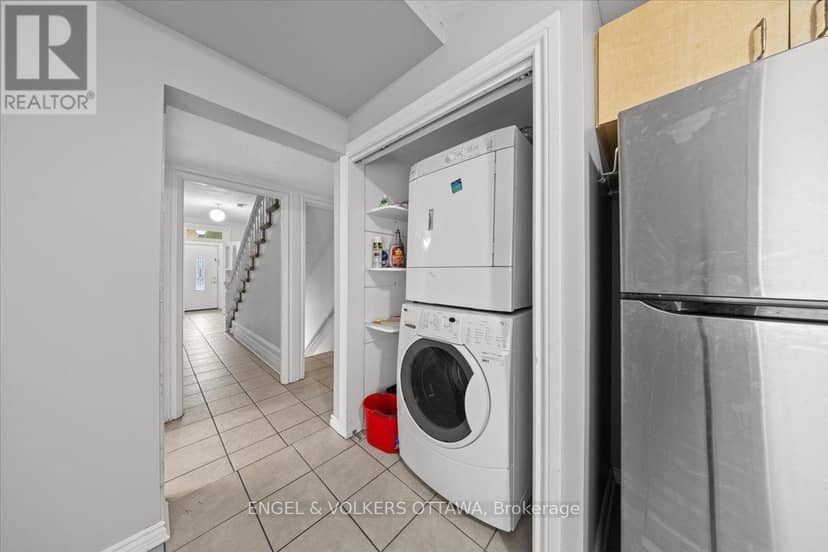 118 King Edward Avenue — photo 14 of 29