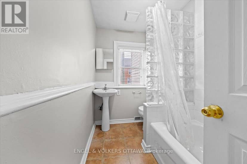 118 King Edward Avenue — photo 24 of 29