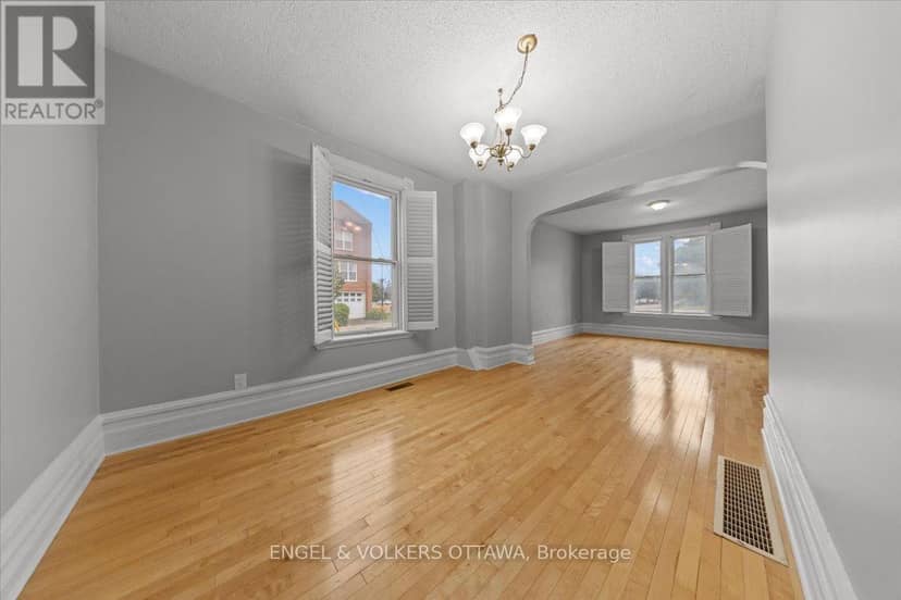 118 King Edward Avenue — photo 9 of 29