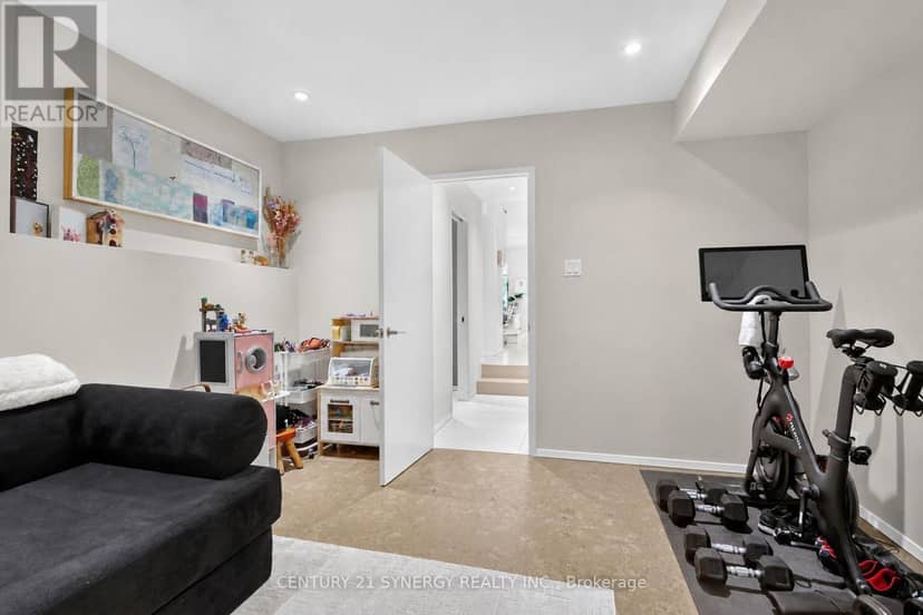 24 Stonehurst Avenue — photo 12 of 40