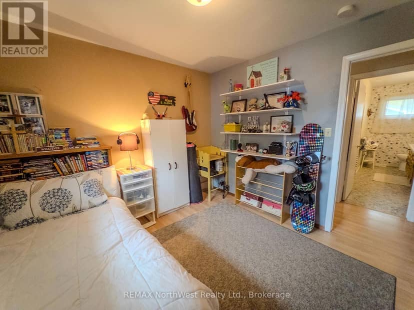 328 Ninth Avenue S — photo 18 of 40