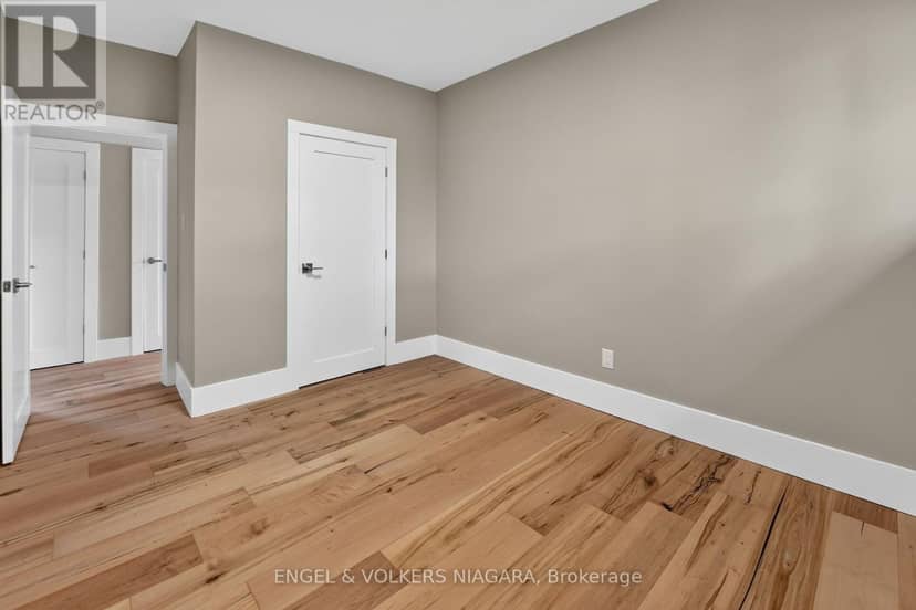 76 Lavinia Street — photo 10 of 40