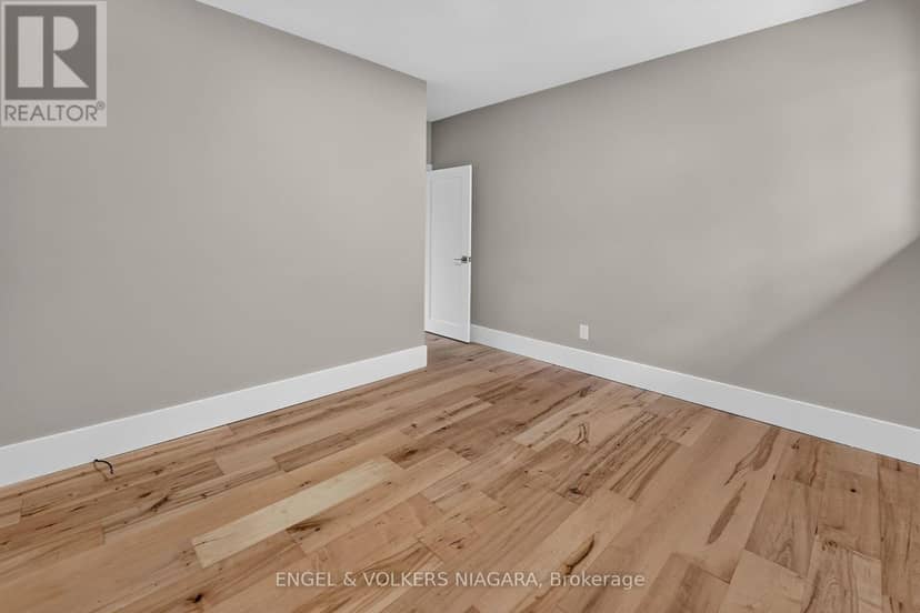 76 Lavinia Street — photo 17 of 40
