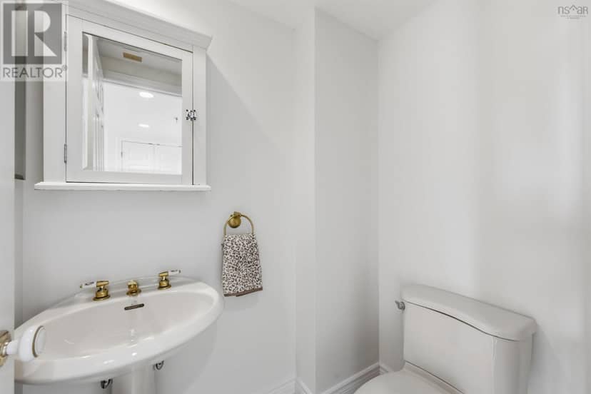 401 1470 Summer Street — photo 16 of 40