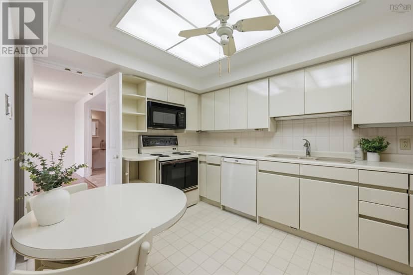 401 1470 Summer Street — photo 18 of 40