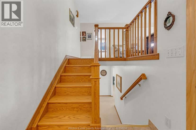 8 Bruce AVENUE — photo 20 of 40