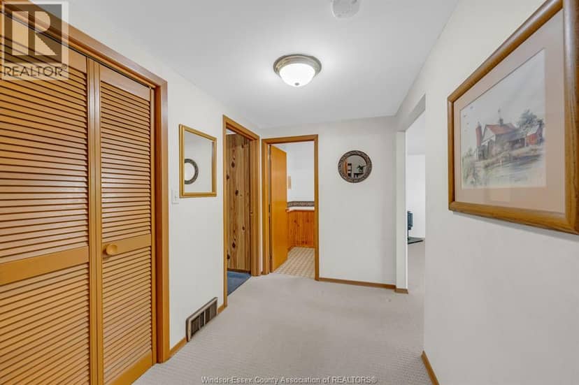 8 Bruce AVENUE — photo 21 of 40