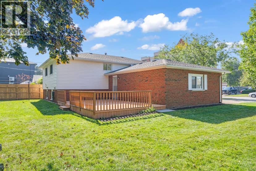 8 Bruce AVENUE — photo 38 of 40