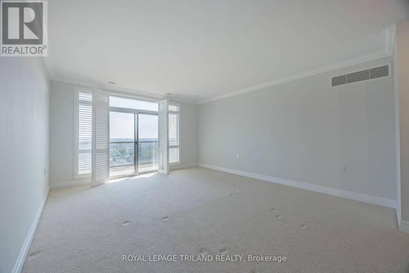 1202 - 250 Pall Mall Street — photo 18 of 40