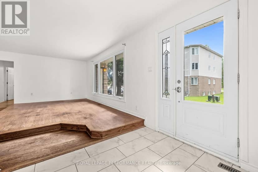 438 Voyageur Place — photo 10 of 40