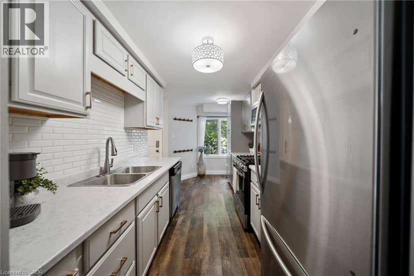 45 FREEMAN Crescent — photo 11 of 40