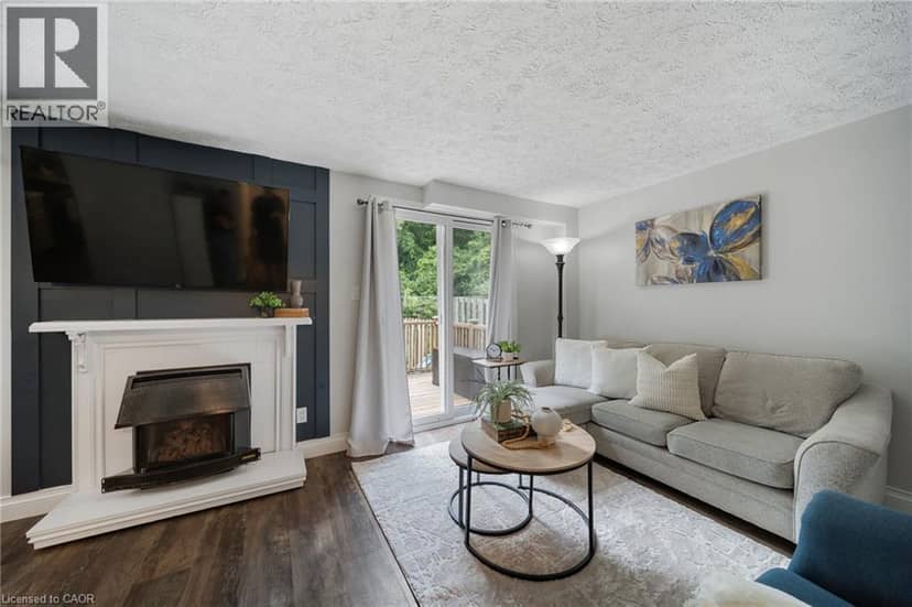 45 FREEMAN Crescent — photo 16 of 40