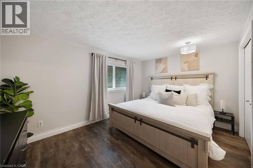 45 FREEMAN Crescent — photo 19 of 40