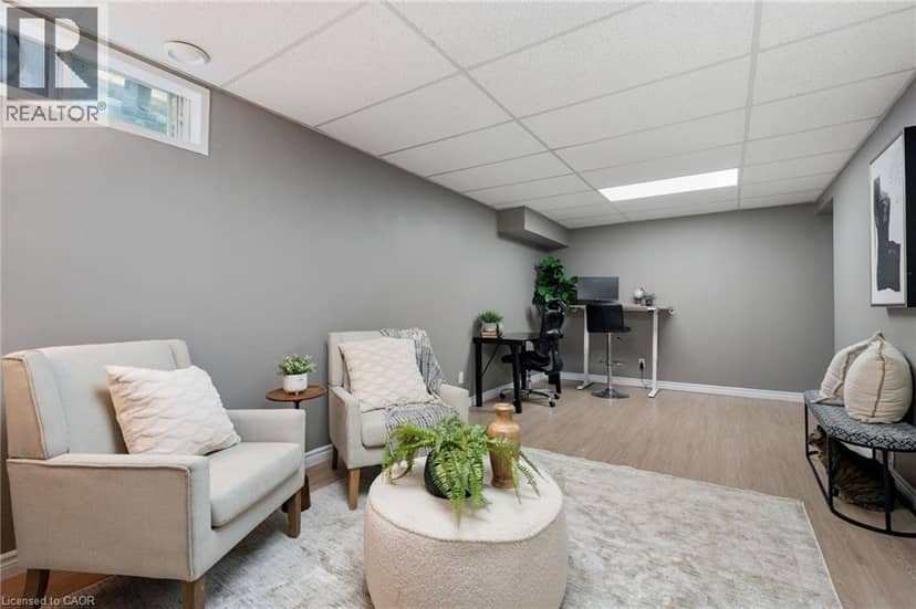 45 FREEMAN Crescent — photo 30 of 40