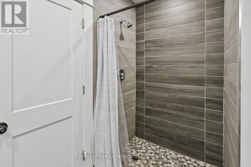 135 Marshall Street E — photo 16 of 27