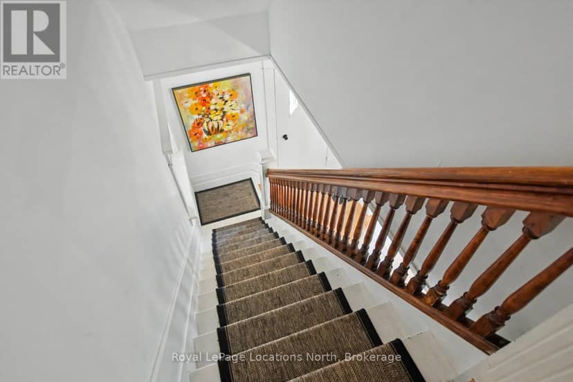 135 Marshall Street E — photo 18 of 27