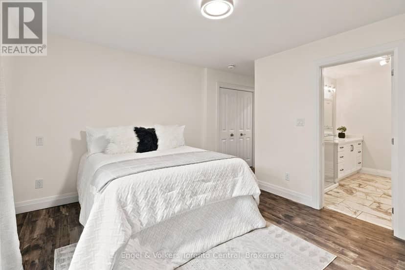 37 Spencer Street — photo 12 of 25