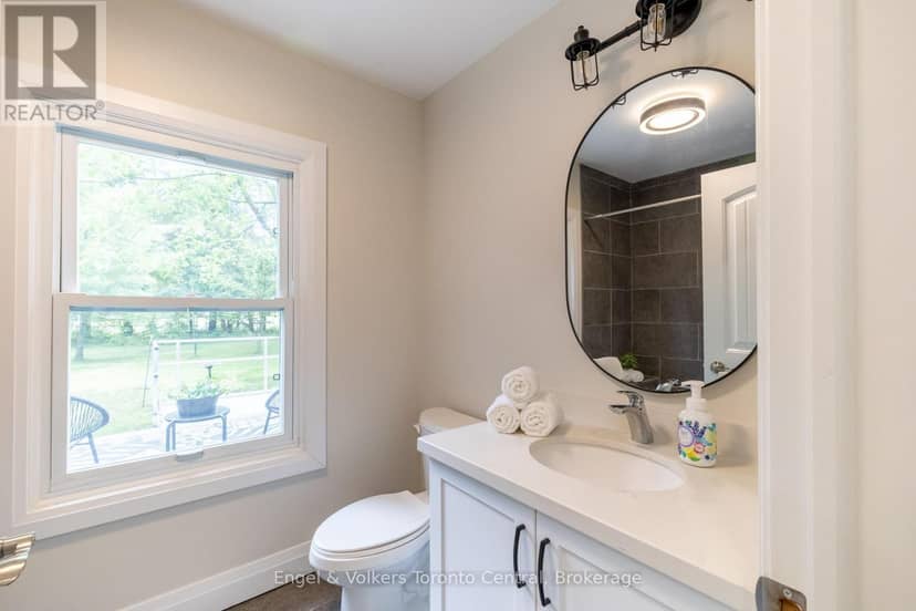 37 Spencer Street — photo 17 of 25