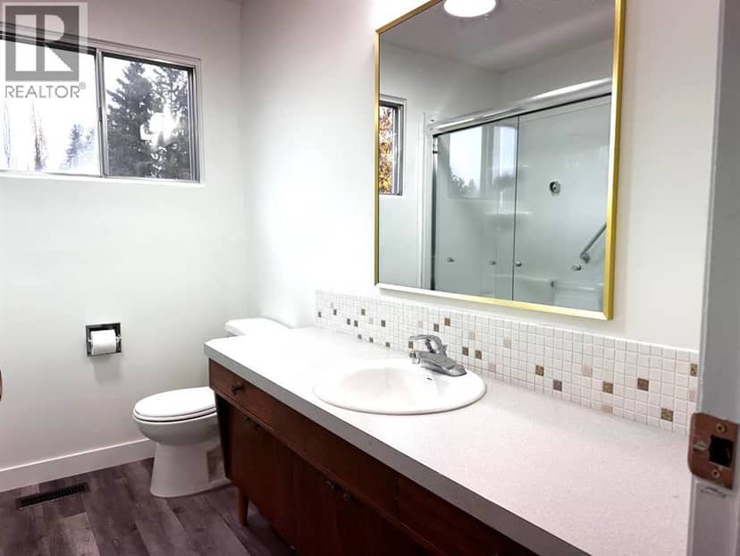 210 Kent Street — photo 21 of 40