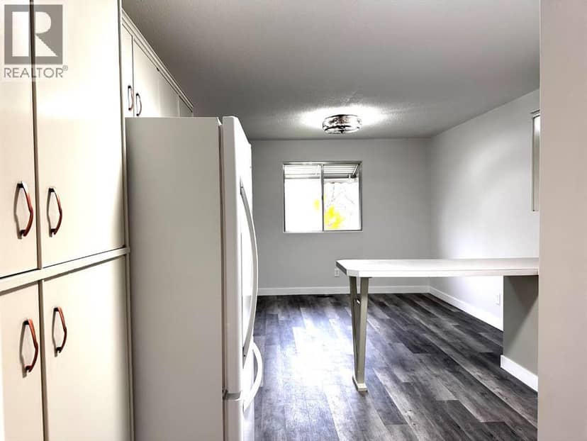 210 Kent Street — photo 11 of 40