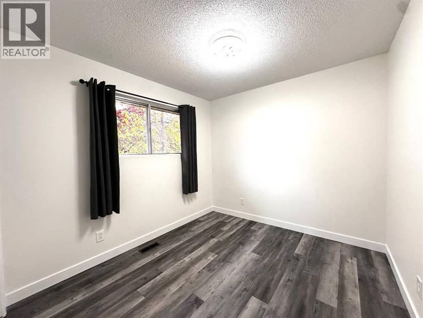 210 Kent Street — photo 27 of 40