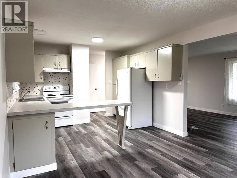 210 Kent Street — photo 9 of 40