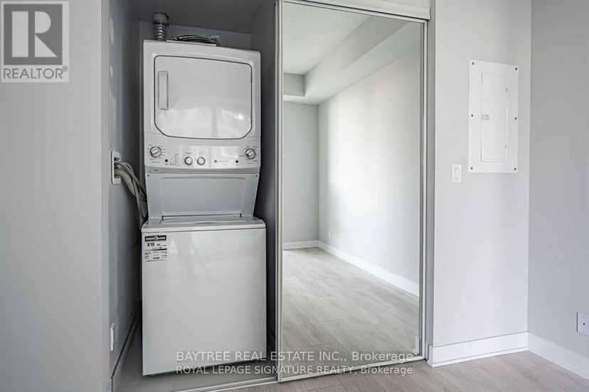 1506 - 2221 Yonge Street — photo 12 of 20
