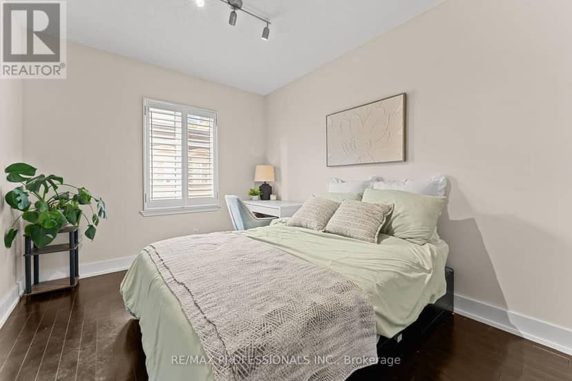 439 - 34 Western Battery Road — photo 13 of 21